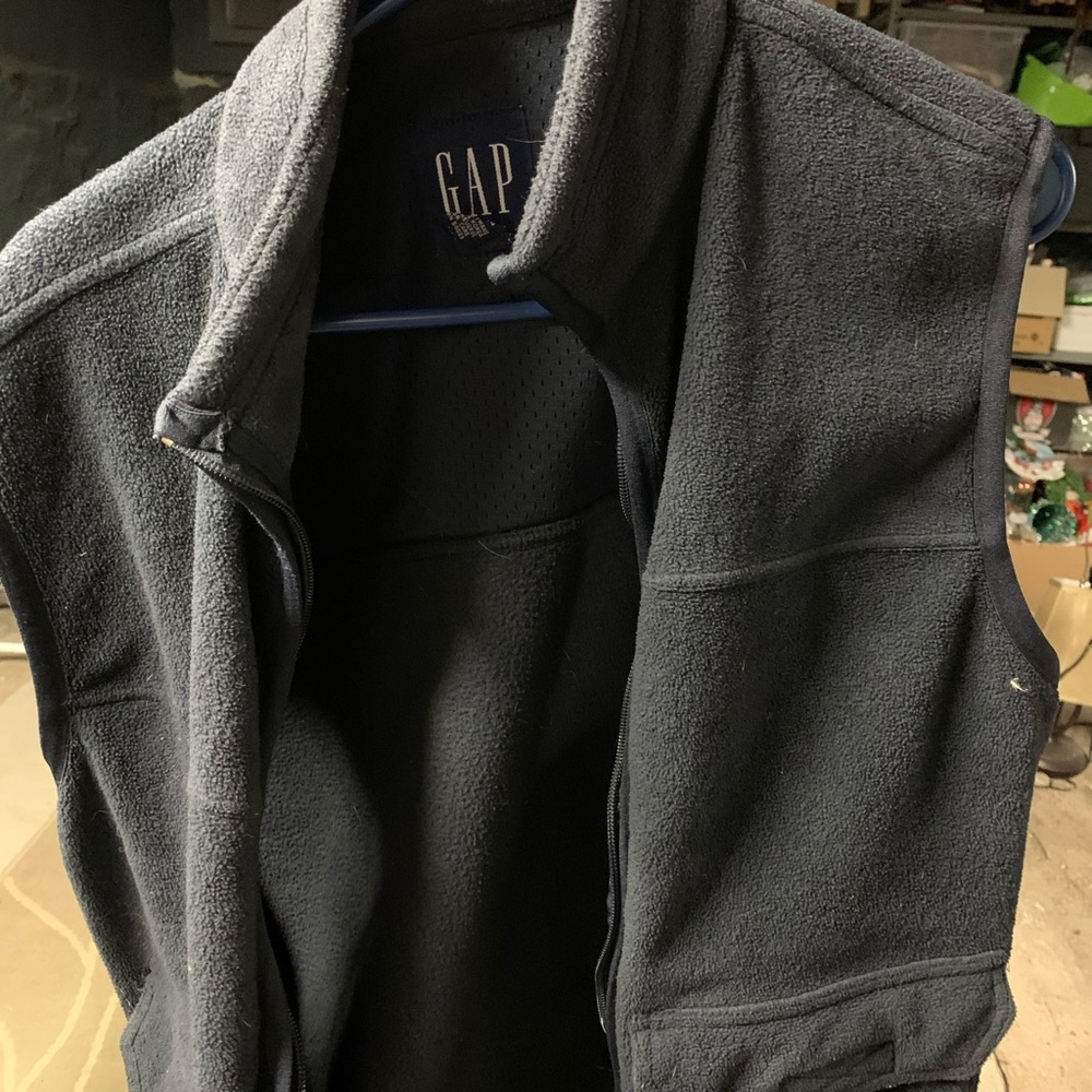 Mens GAP fleece vest large